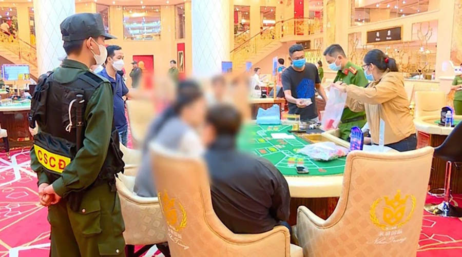 Công an Nha Trang triệt xóa nhóm 32 đối tượng đánh bài poker